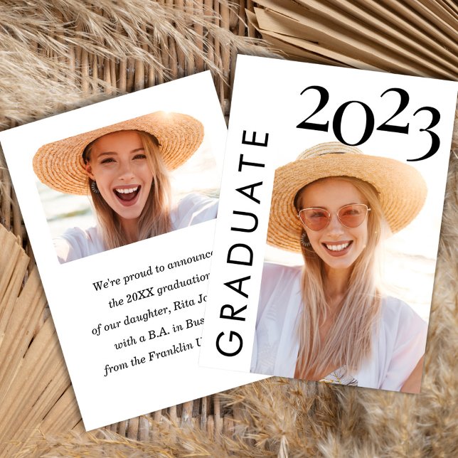 Anúncio do Formando de Foto Branco Preto Moderno (Modern Black White Photo Graduate Announcement)