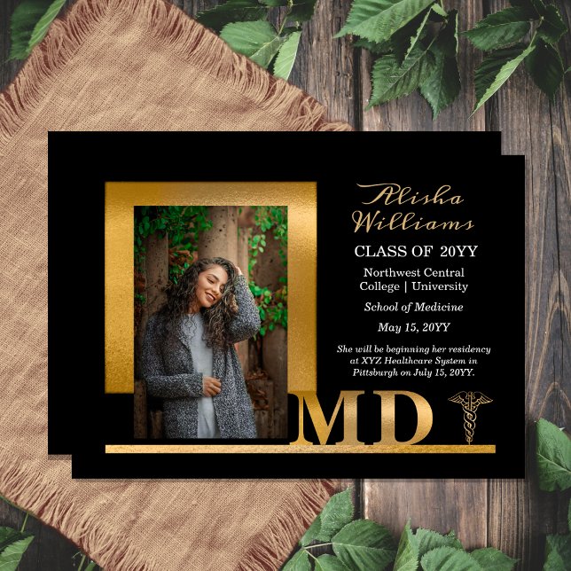 Anúncio Dourado legante MD Caduceus 1 fotográfico preto cl (Classy Elegant Black and Gold Tone "MD" Caduceus One Photo Graduation Announcement)