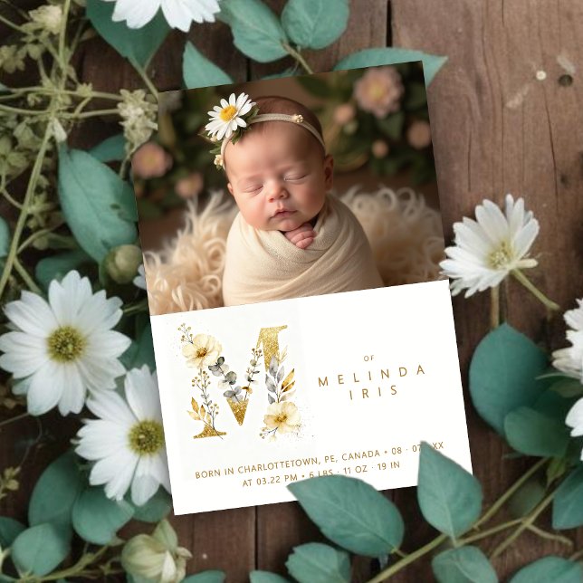 Anúncio Dreamy Floral M Initial Gold Glitter Newborn (Dreamy Romantic Floral M Initial in Gold Glitter Effect for Newborn Photo Announcement Card Design. )
