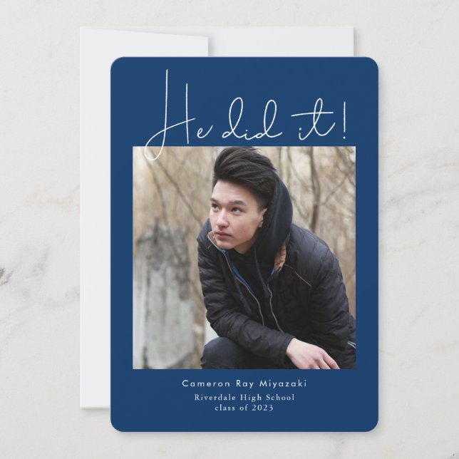 Anúncio Ele Fez Uma Foto De Graduação Moderna (Frente)