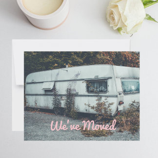 Anúncio Engraçado Mudamos Trailer Branco Velho