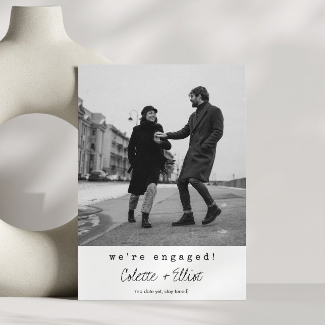 Anúncio Estamos engajados Duas Fotografias Simples (Criador carregado)