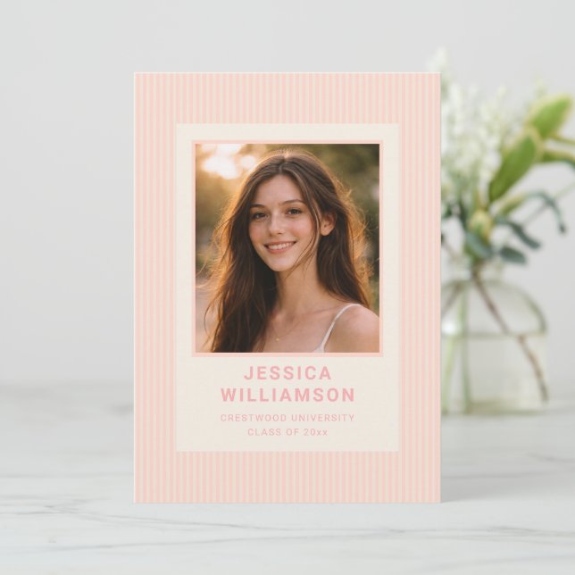 Anúncio Festa de Formatura com Foto e Listra Rosa Claro (Em pé/Frente)