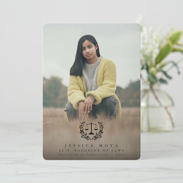 Anúncio Formatação de Foto em Black Overlay 2 na Faculdade (Em pé/Frente)