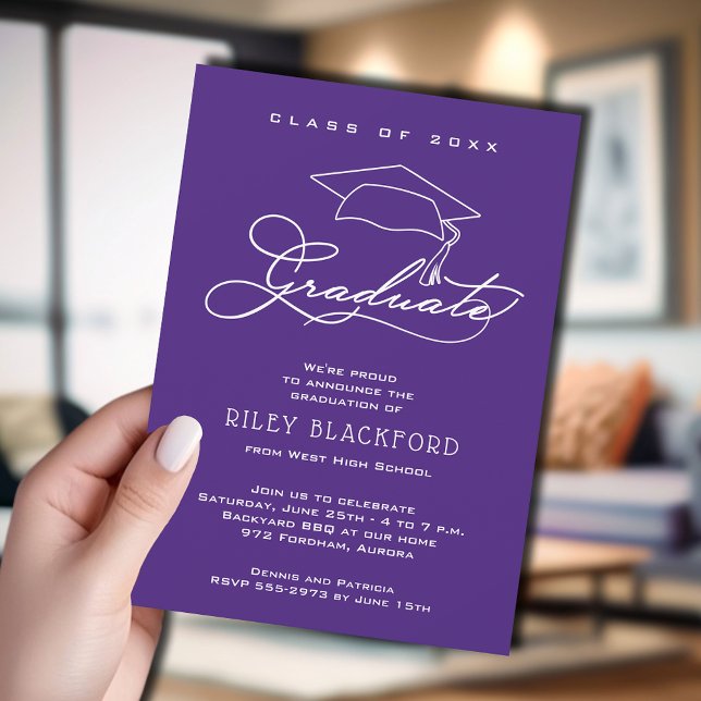 Anúncio Formatura Roxa Moderna (Purple graduation announcement cards feature your details in chic white lettering.)