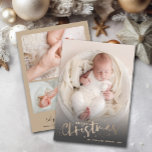 Anúncio Foto: Colagem de natal<br><div class="desc">Os anúncios de natalidade sobre o tema das festas elegantes apresentam sua foto favorita de recém-nascido na frente com as saudações Feliz Natal e seus nomes. As estatísticas de natalidade do seu bebê e 3 fotos nas costas. ALTERE a cor de fundo no verso com as nossas ferramentas Editar.</div>