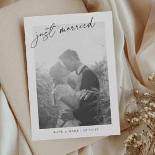 Anúncio Foto de Casamento Recém-Casados com Letra Manual M