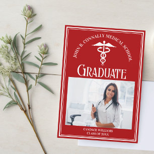 Anúncio Foto de Formatura Vermelha da Faculdade de Medicin