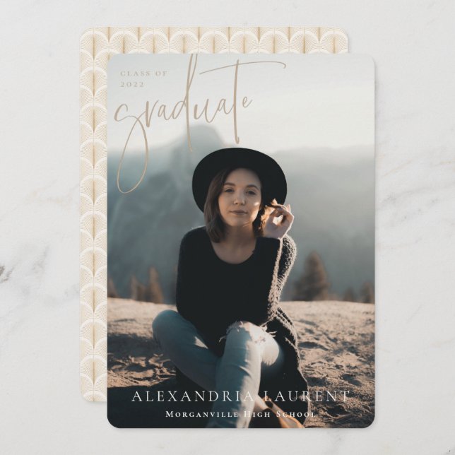 Anúncio Foto de Graduação de Retrato com Script Beige (Frente/Verso)