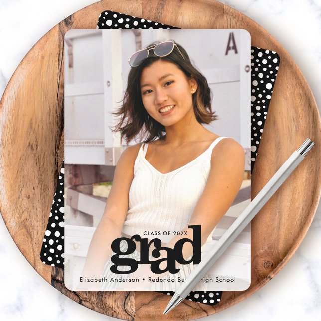 Anúncio Foto de graduação ousada e simples tipografia mode (Criador carregado)