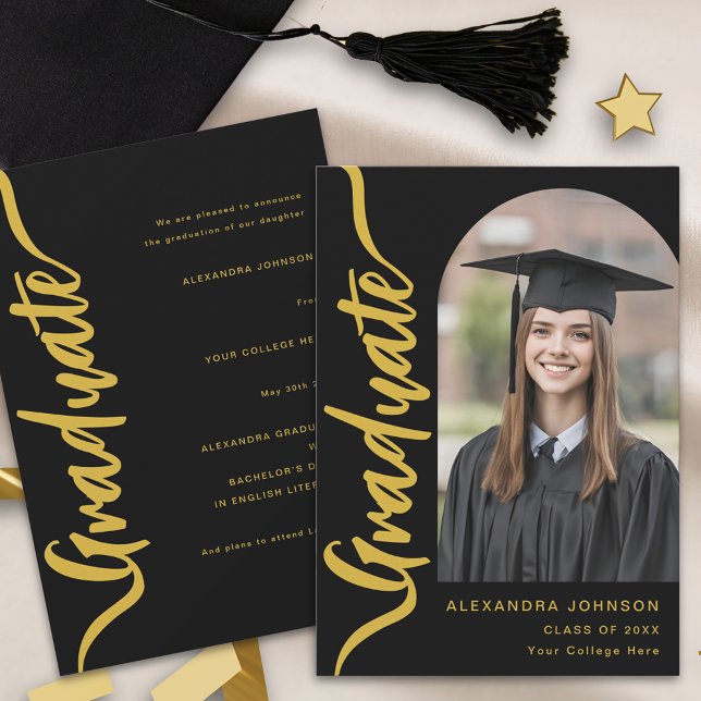 Anúncio Foto do Arco de Script Moderno Preto e Dourado (Elegant black and gold script arch photo Graduation announcement card stylish modern custom design)