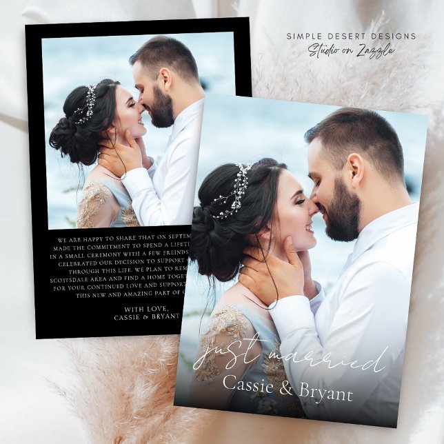 Anúncio Foto Elegante de Casamento Preto e Recem casados B (Modern Elegant Script Black and White 2 Photo Wedding Announcement with Just Married Message)