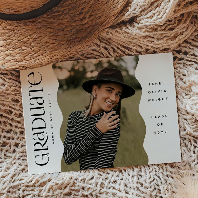 Anúncio Foto Moderna com Borda Ondulada para Formatura (Criador carregado)