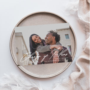 Anúncio Fotografia de Caligrafia Simples para Mudança de P