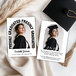 Anúncio Freshly Graduated Retro Graduation Announcement