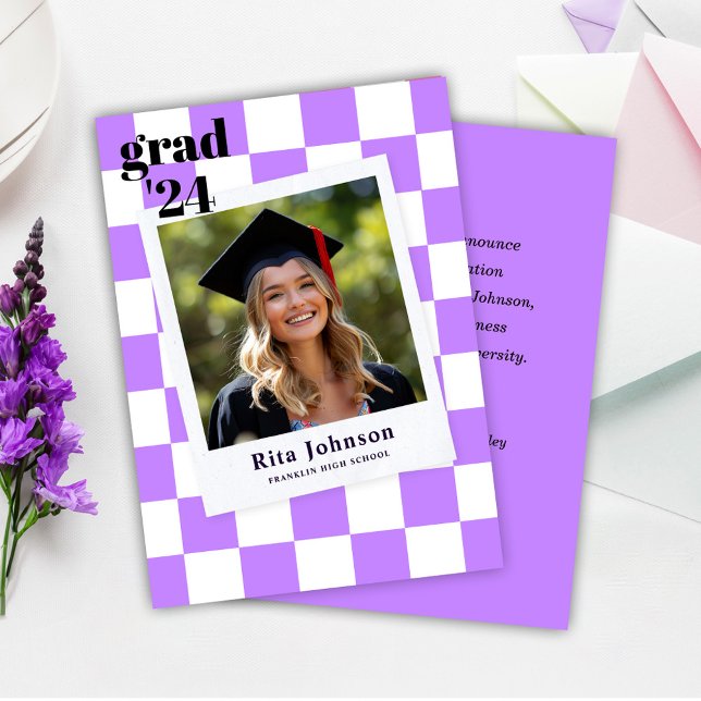 Anúncio Graduação com Verificação de Foto do Na moda Moder (Purple Modern Stylish Photo Checkered Graduation Announcement)