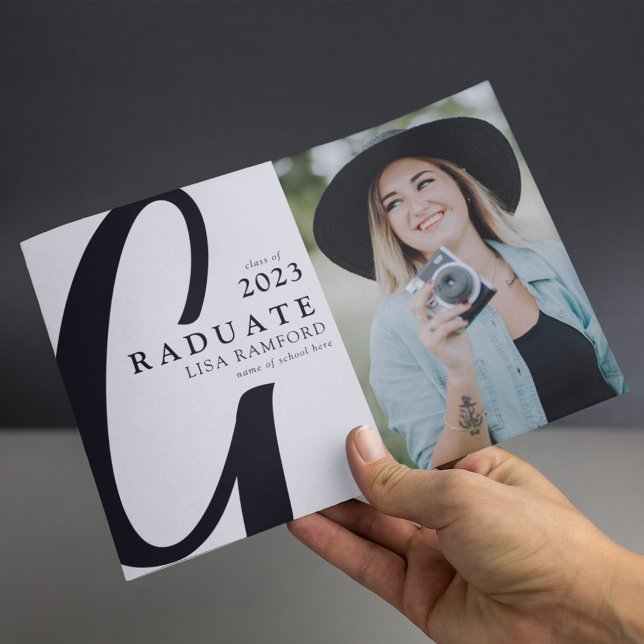 Anúncio Graduação de Foto de Formando de Script Mínimo (Criador carregado)