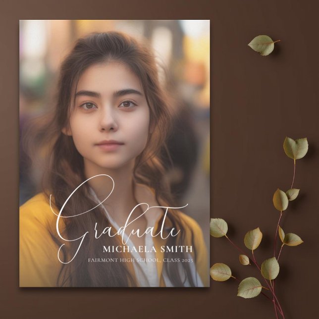 Anúncio Graduação de Foto do Formando de Script Moderno (Criador carregado)