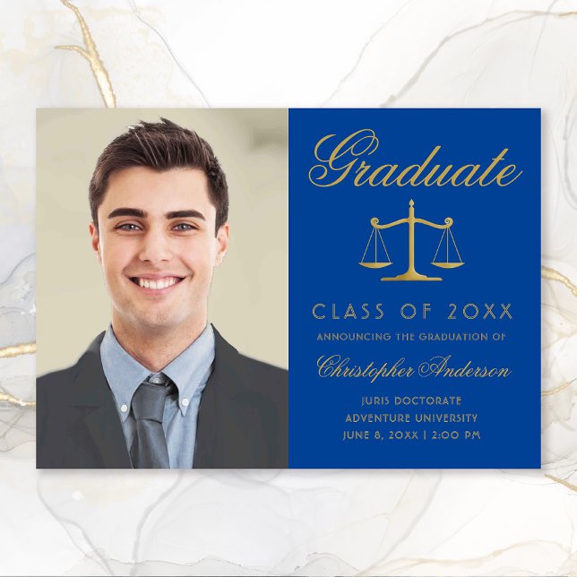 Anúncio Graduação de Foto Dourada de Script Azul-Real do A (Royal blue and Gold Scales of Justice Photo Graduation Announcement for Lawyers)