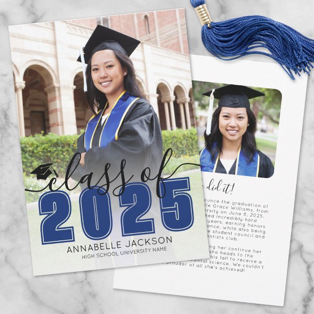Anúncio Graduação de Fotografias com Formando de Script Az (Simple Blue Script Graduate Photo Graduation Announcement)