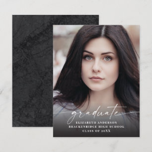 Anúncio Graduação de Fotos de Script Branco Moderno de Orç