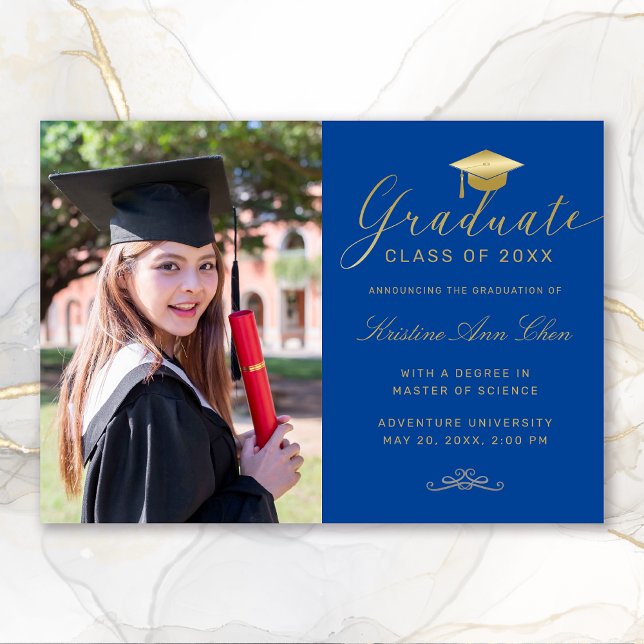 Anúncio Graduação de Fotos de Script Dourado Real Elegante (Elegant Royal Blue Gold Calligraphy Photo Graduation Announcement)