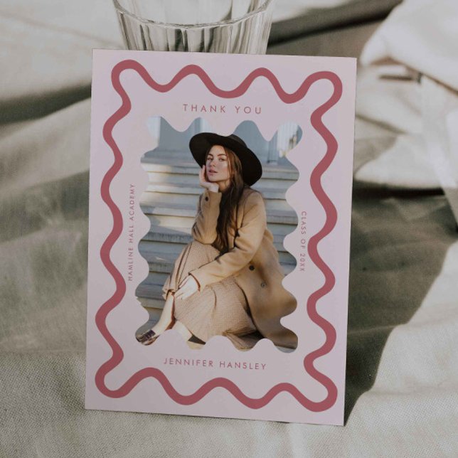 Anúncio Graduação de Linha Wavy Cor-de-Rosa Esbranquiçada  (Criador carregado)