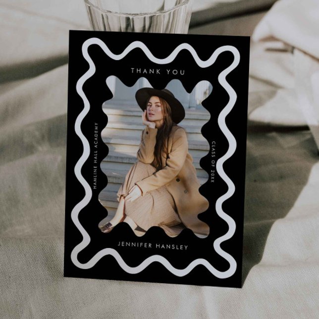 Anúncio Graduação de Quadro Wavy Preto Grafado Obrigado (Criador carregado)