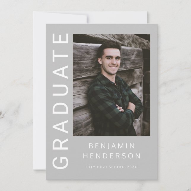 Anúncio Graduação de Rapaz de Fotos Moderno (Frente)