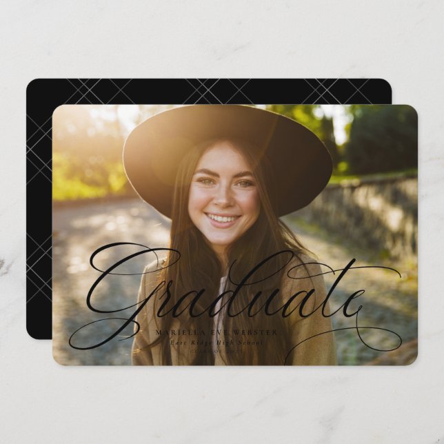 Anúncio Graduação em preto e branco de formando de script  (Frente/Verso)