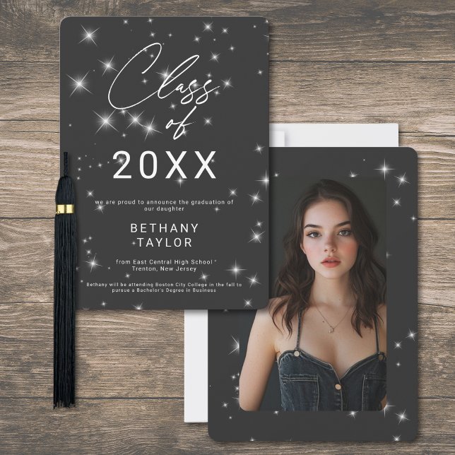 Anúncio Modern Charcoal Black & White Sparkle Graduation (Modern Charcoal Black & White Sparkle Graduation Announcement)