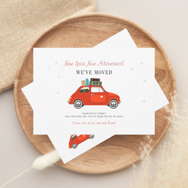 Anúncio Nova Alteração de Endereço de Aventuras em Movimen (New Year Adventure Change of Address Red Car and Luggage Moving Announcement)