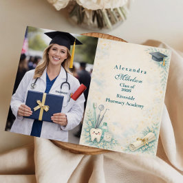 Anúncio Photo Elegant Dentist White Coat Graduation