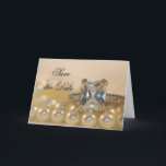 Anúncio Princesa Diamond Ring Pearls Casamento Salvem Data<br><div class="desc">Coloque um tom elegante para seus núpcias com o bonito Anel de Diamante da Princesa e Pearls Casando Salve o Cartão de Saudação de Anúncio de Data. Este casamento personalizado clássico mantém a placa dobrada de data apresenta uma fotografia de fechamento de uma princesa quadrada cortada em noivado de diamante...</div>
