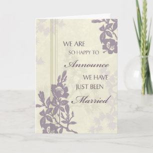Anúncio Purple Floral Just Married Announcement Card
