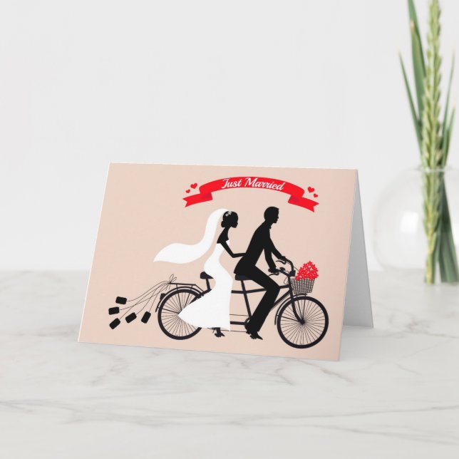 Anúncio Recem casados, noiva e noiva na bicicleta de casam (Frente)