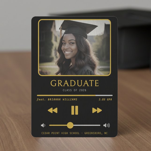 Anúncio Reprodutor de MP3 de Música Preto e Dourado Gradua (Criador carregado)