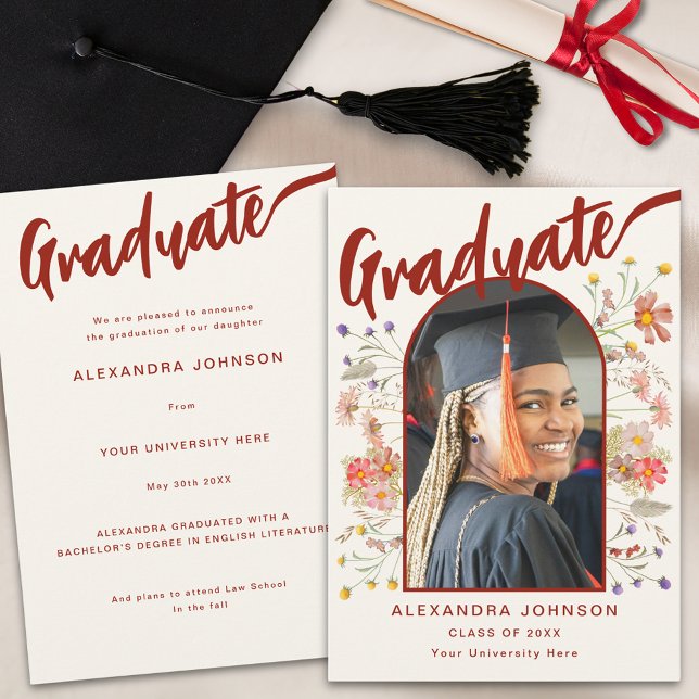 Anúncio Script de Fotografia do Formando de Arch de Flor S (Elegant wildflower arch graduate photo burnt orange calligraphy script Graduation announcement card)