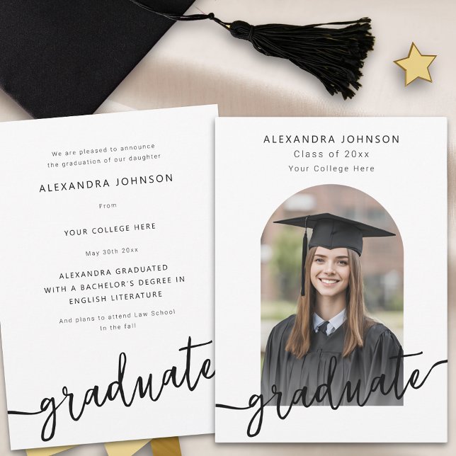 Anúncio Script Moderno Arquivo Foto Graduação (Modern elegant arch photo graduation announcement card with stylish script )