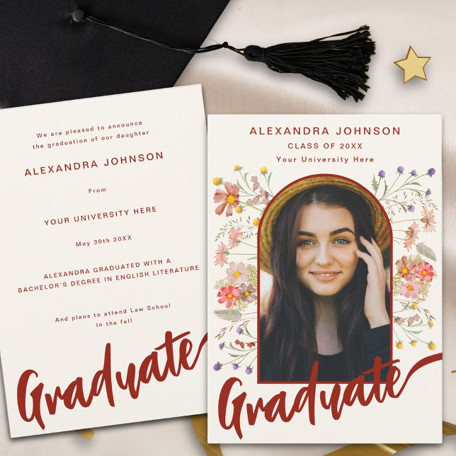Anúncio Script Moderno do Arch de Fotografia do Formando F (Boho floral burnt orange script graduate photo arch Graduation announcement card)