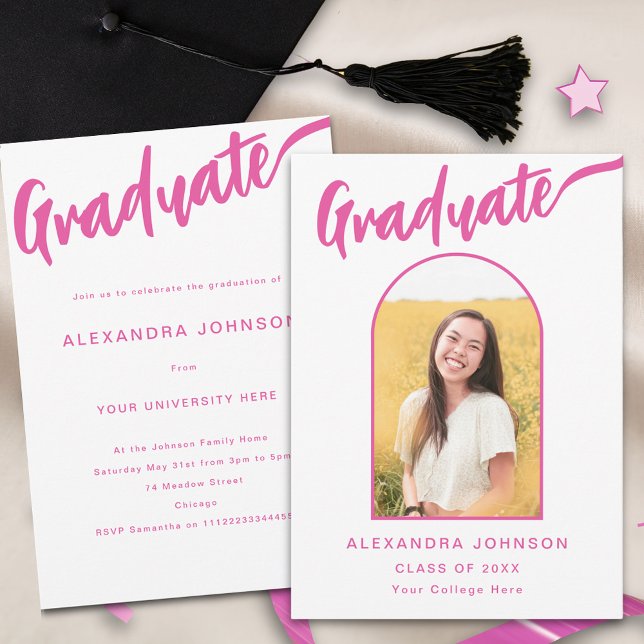 Anúncio Script Rosa de Arca de Fotografia do formando (Stylish hot pink script calligraphy graduate photo arch graduation announcement card)