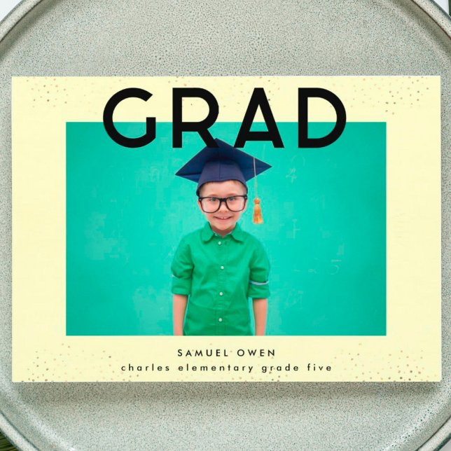 Anúncio Texto Amarelo preto elementar Formando de duas fot (Criador carregado)