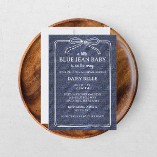 Anúncio Um Bebê de Jeans Azul Baby Shower