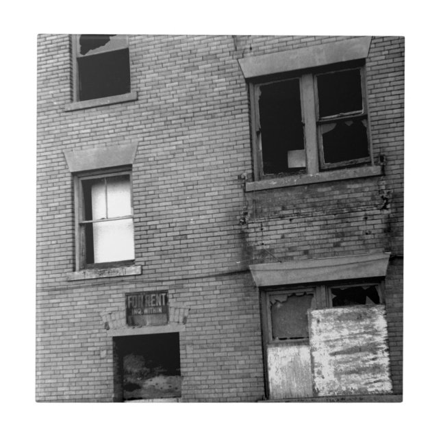 Apartamento Abandonado Para Aluguel (Frente)