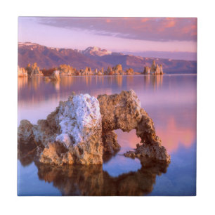 Arco de tufo no Mono Lake