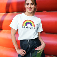 Arco-íris do Amor Vence Camiseta Feminina Branca