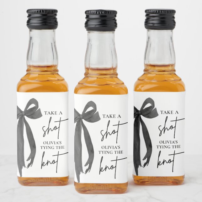 Arco Preto, ela é Chá de panela de Casando (Garrafas)