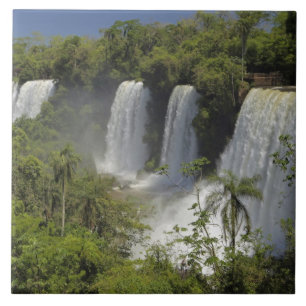 Argentina, Cataratas do Iguaçu ao sol.