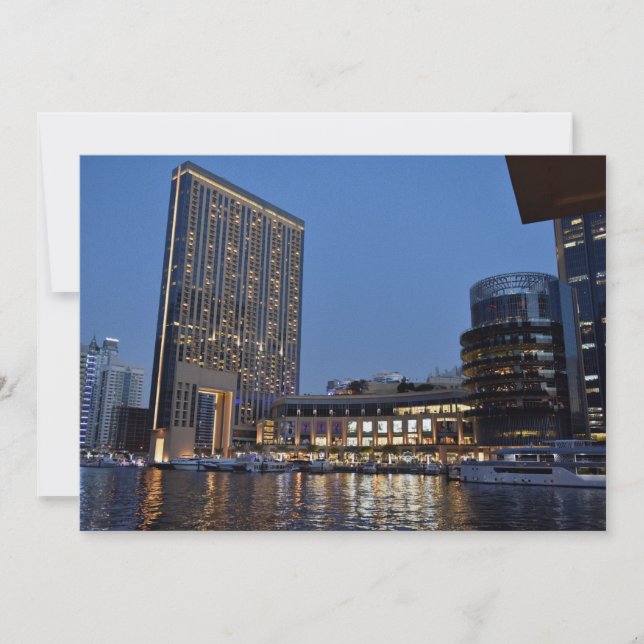 Arquitetura de Dubai à noite (Frente)