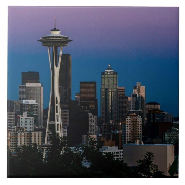 Arquitetura de Seattle sob o céu roxo (Frente)